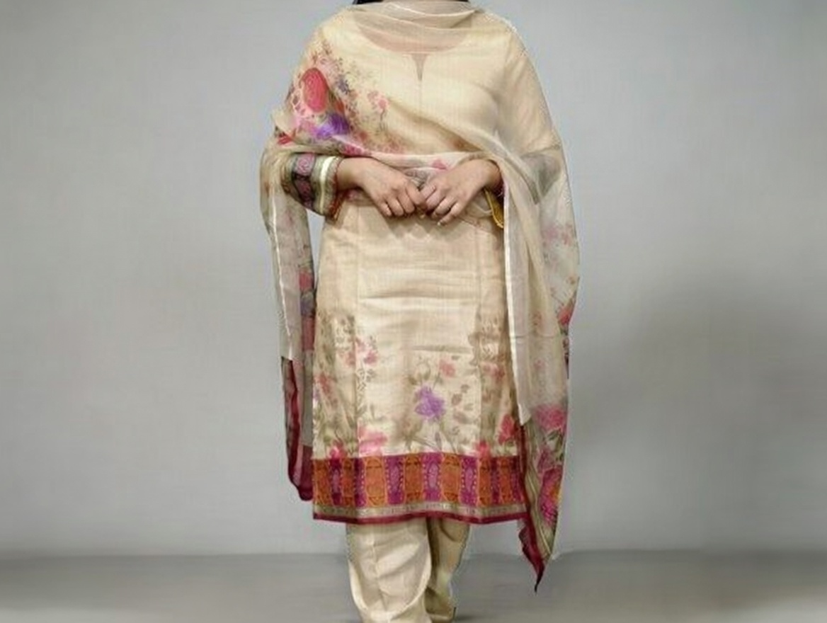 3 Pcs Lawn - Unstitched Salina by Regalia Textile